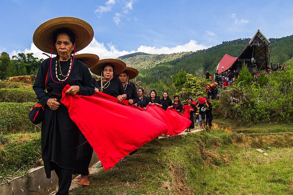 Tari Tradisional Malluya & Tari Pitu Ulunna Salu